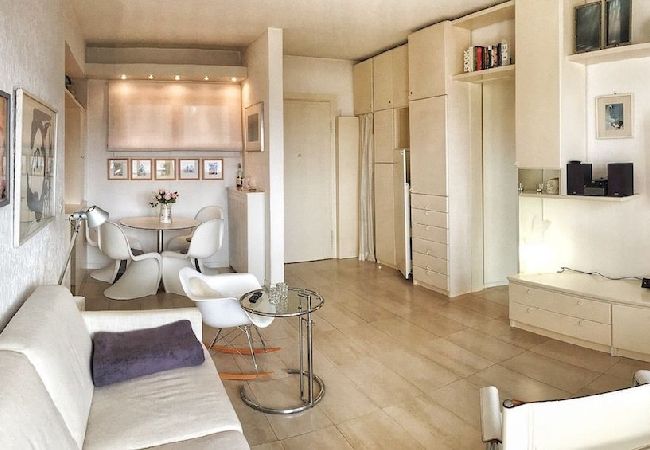 Appartamento a Luino - Cordelia 6 with lake view, balcony and pool Appartamento a Luino - Cordelia 6 with lake view, balcony and pool