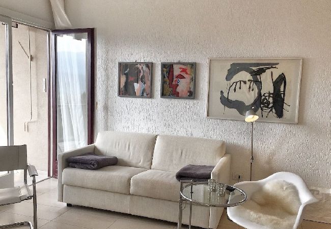 Appartamento a Luino - Cordelia 6 with lake view, balcony and pool Appartamento a Luino - Cordelia 6 with lake view, balcony and pool