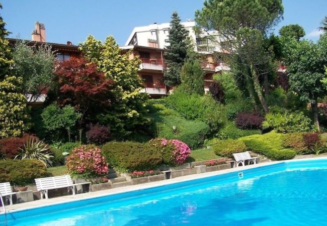 Appartamento a Luino - Cordelia 6 with lake view, balcony and pool Appartamento a Luino - Cordelia 6 with lake view, balcony and pool