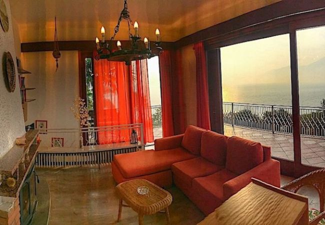 Appartamento a Brezzo di Bedero - Amarys 1 with amazing lake view and pool Appartamento a Brezzo di Bedero - Amarys 1 with amazing lake view and pool