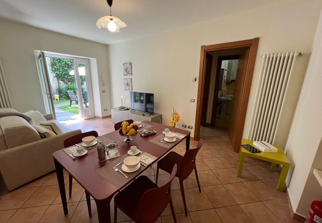 Appartamento a Verbania - Arancio Apartment in the centre of Verbania Intra Appartamento a Verbania - Arancio Apartment in the centre of Verbania Intra