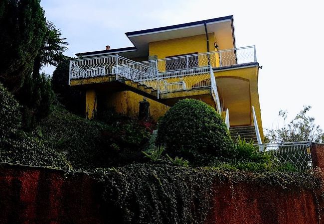 Appartamento a Brezzo di Bedero - Amarys 2 apartment in residence with lake view Appartamento a Brezzo di Bedero - Amarys 2 apartment in residence with lake view