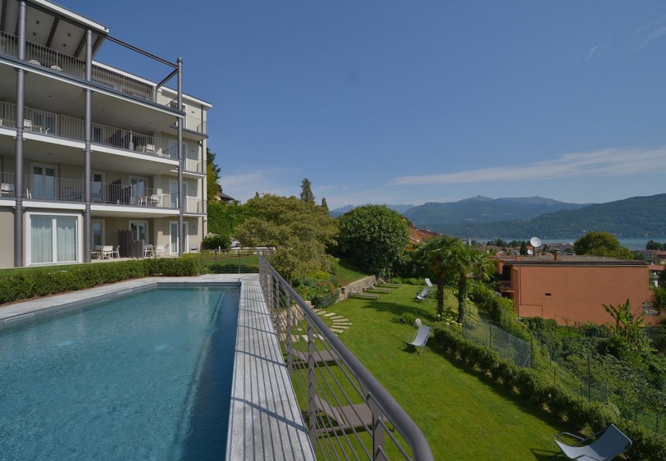 Appartamento a Baveno - The View-Garden: design lake view apt. with porch