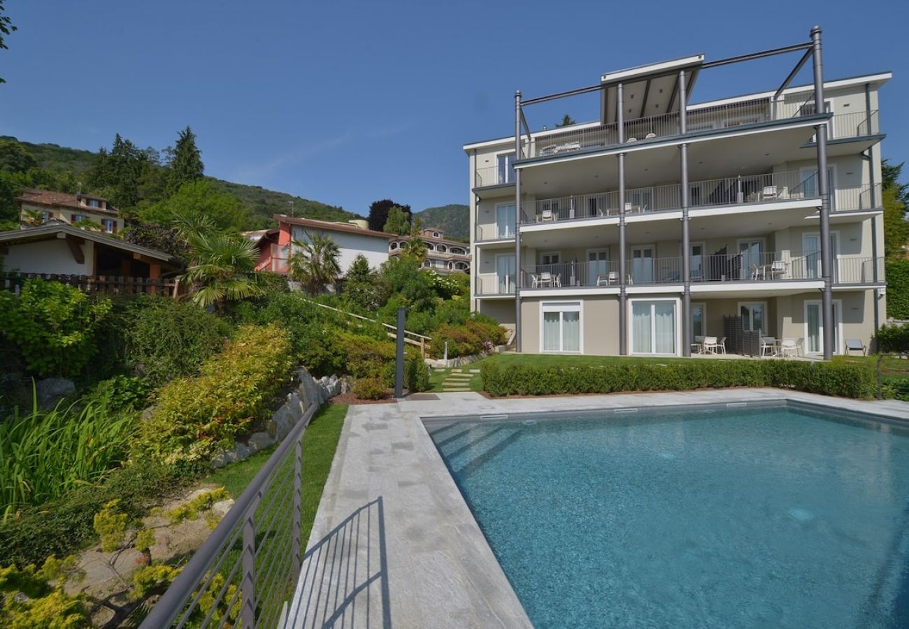 Appartamento a Baveno - The View-Garden: design lake view apt. with porch