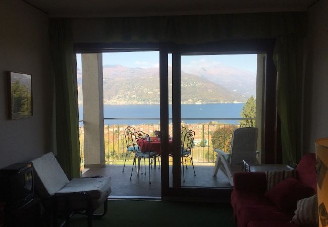 Appartamento a Germignaga - Eucalipto 2 lake view apt. in a residence Appartamento a Germignaga - Eucalipto 2 lake view apt. in a residence