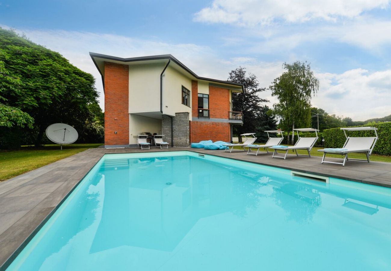 Villa a Lesa - Aurora Villa with pool in Lesa