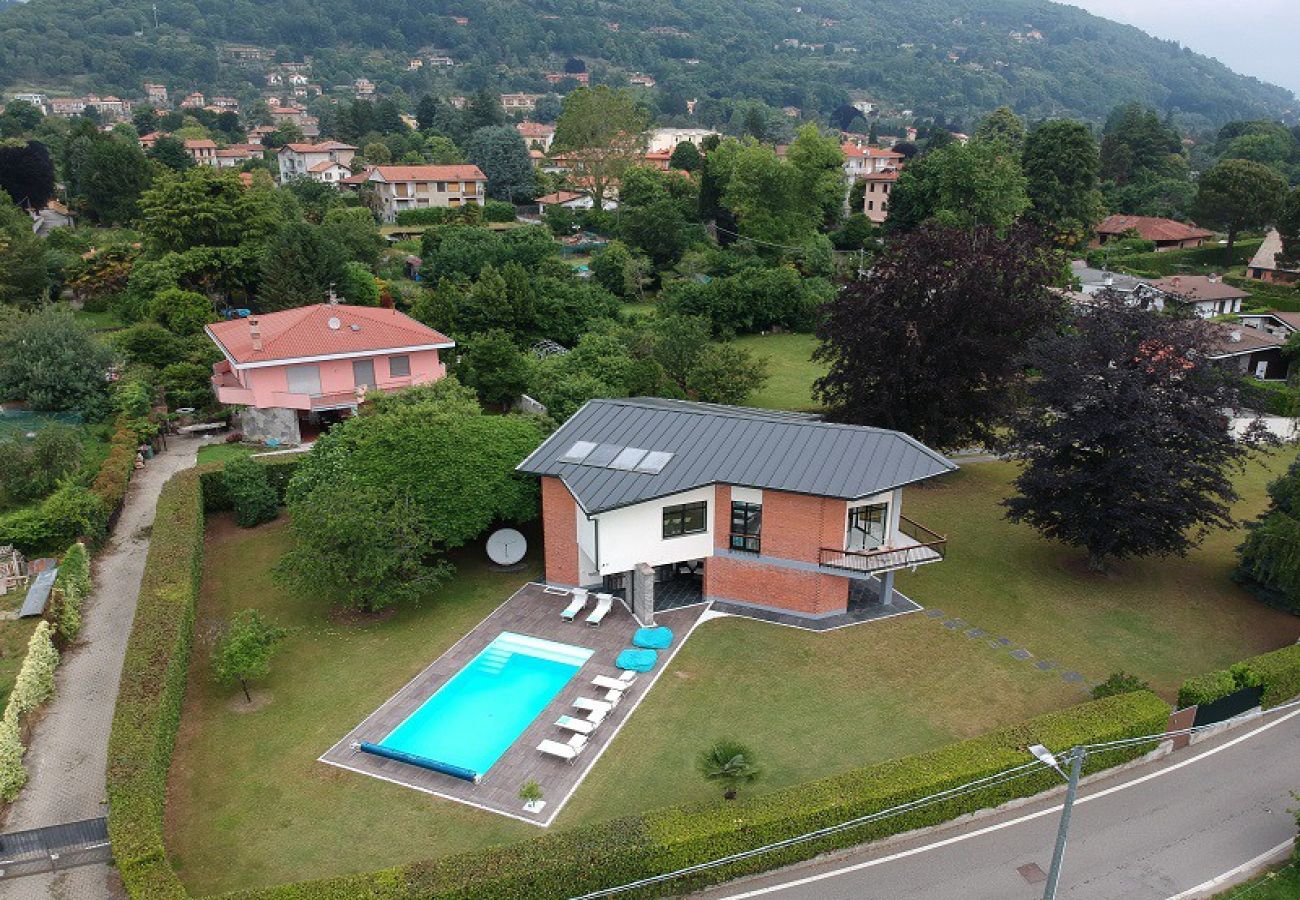 Villa a Lesa - Aurora Villa with pool in Lesa