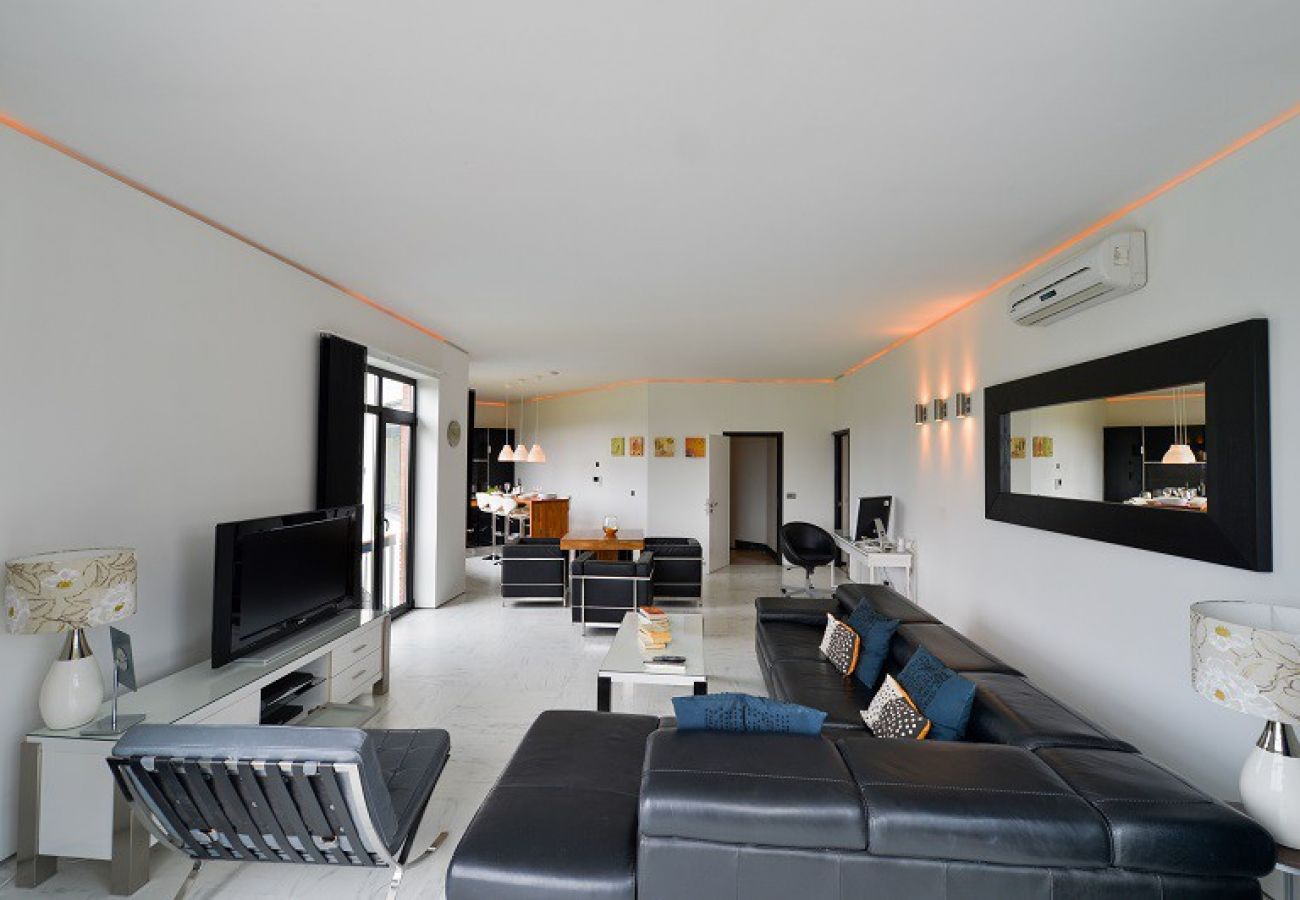 Villa a Lesa - Aurora Villa with pool in Lesa