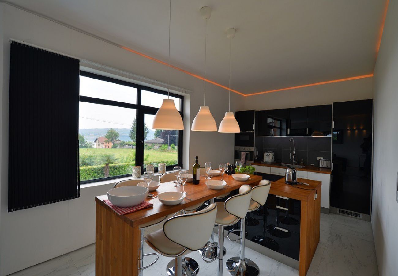 Villa a Lesa - Aurora Villa with pool in Lesa