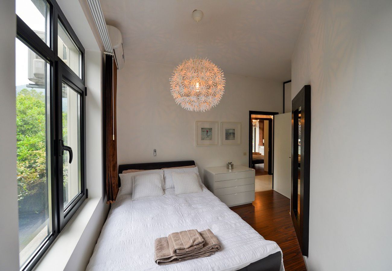 Villa a Lesa - Aurora Villa with pool in Lesa