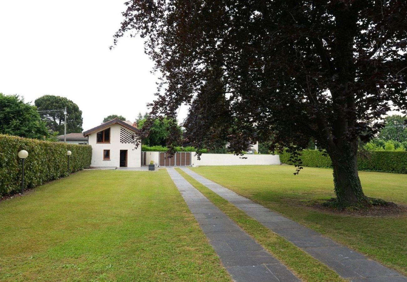 Villa a Lesa - Aurora Villa with pool in Lesa