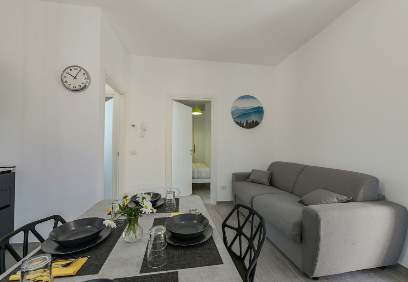 Appartamento a Baveno - Sunflower Apartment 2 with balcony in Baveno