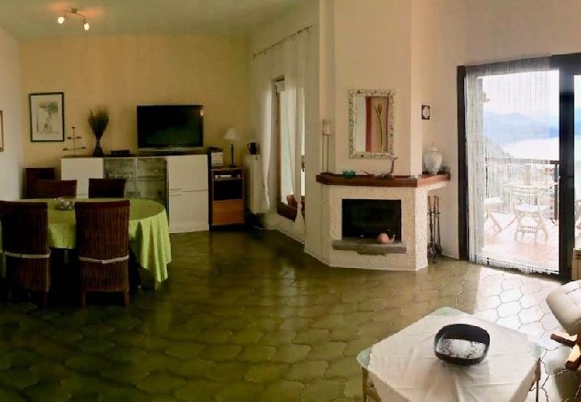 Appartamento a Maccagno con Pino e Veddasca - Pandora 1 lake view apt. in residence with pool Appartamento a Maccagno con Pino e Veddasca - Pandora 1 lake view apt. in residence with pool