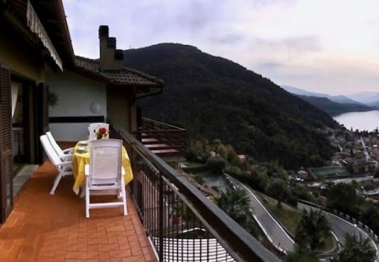 Appartamento a Maccagno con Pino e Veddasca - Pandora 1 lake view apt. in residence with pool