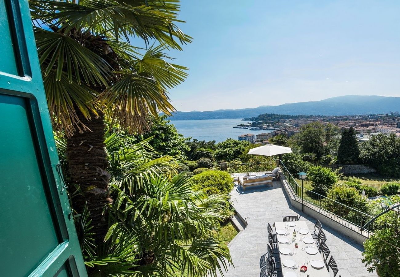 Villa a Verbania - Il Motto villa with big garden and lake view