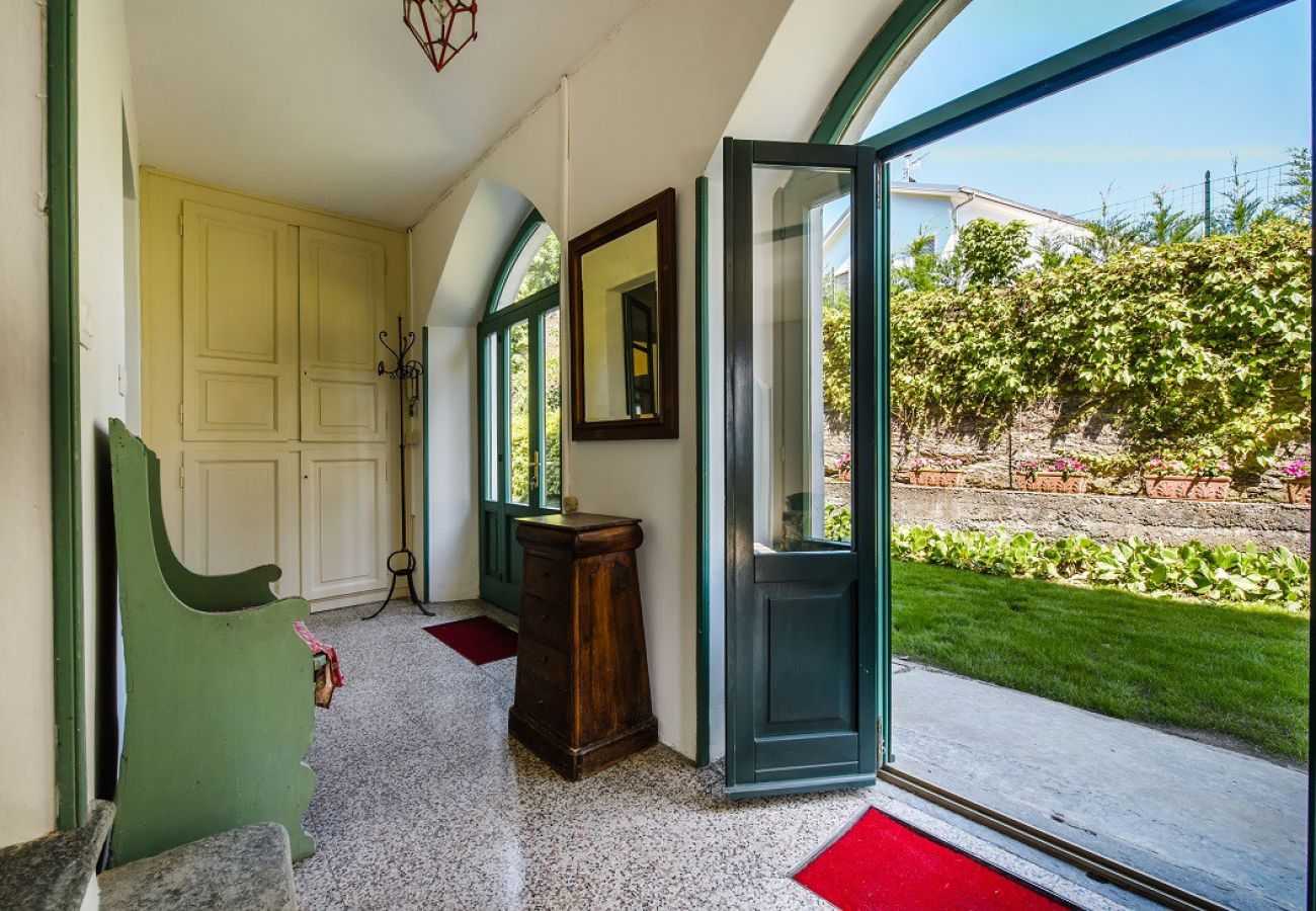 Villa a Verbania - Charming villa Il Motto with pool