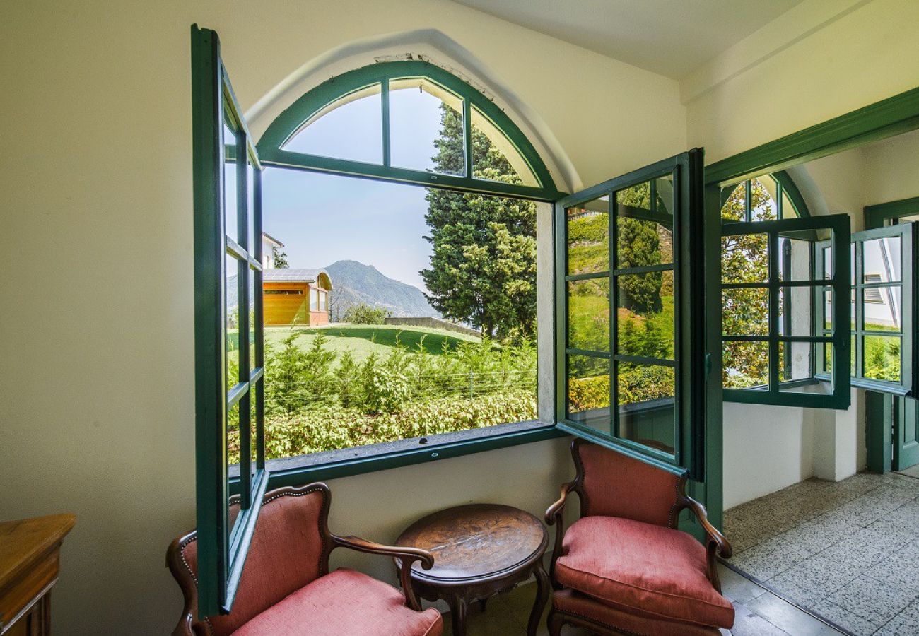 Villa a Verbania - Il Motto villa with big garden and lake view