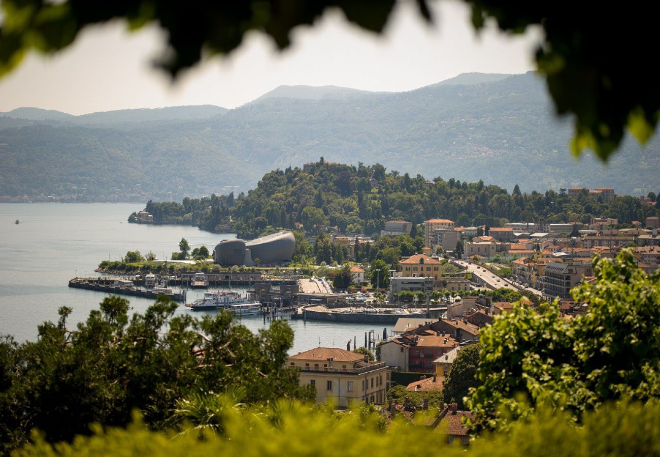 Villa a Verbania - Il Motto villa with big garden and lake view