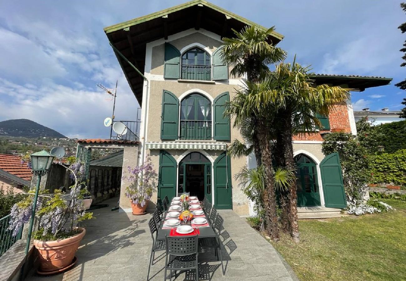 Villa a Verbania - Il Motto villa with big garden and lake view