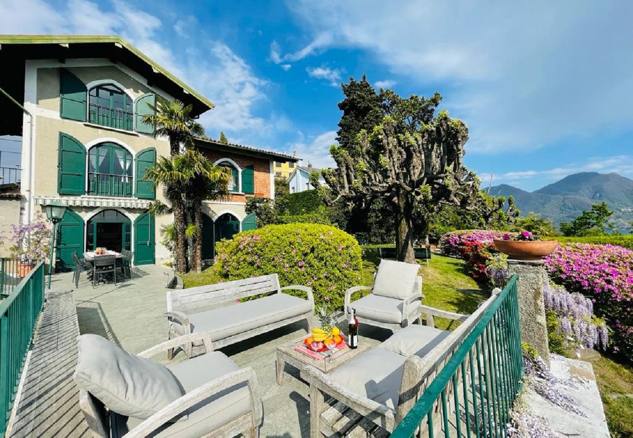 Villa a Verbania - Charming villa Il Motto with pool