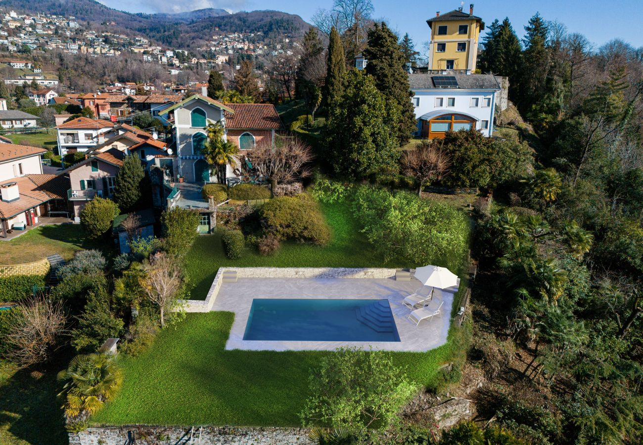 Villa a Verbania - Charming villa Il Motto with pool