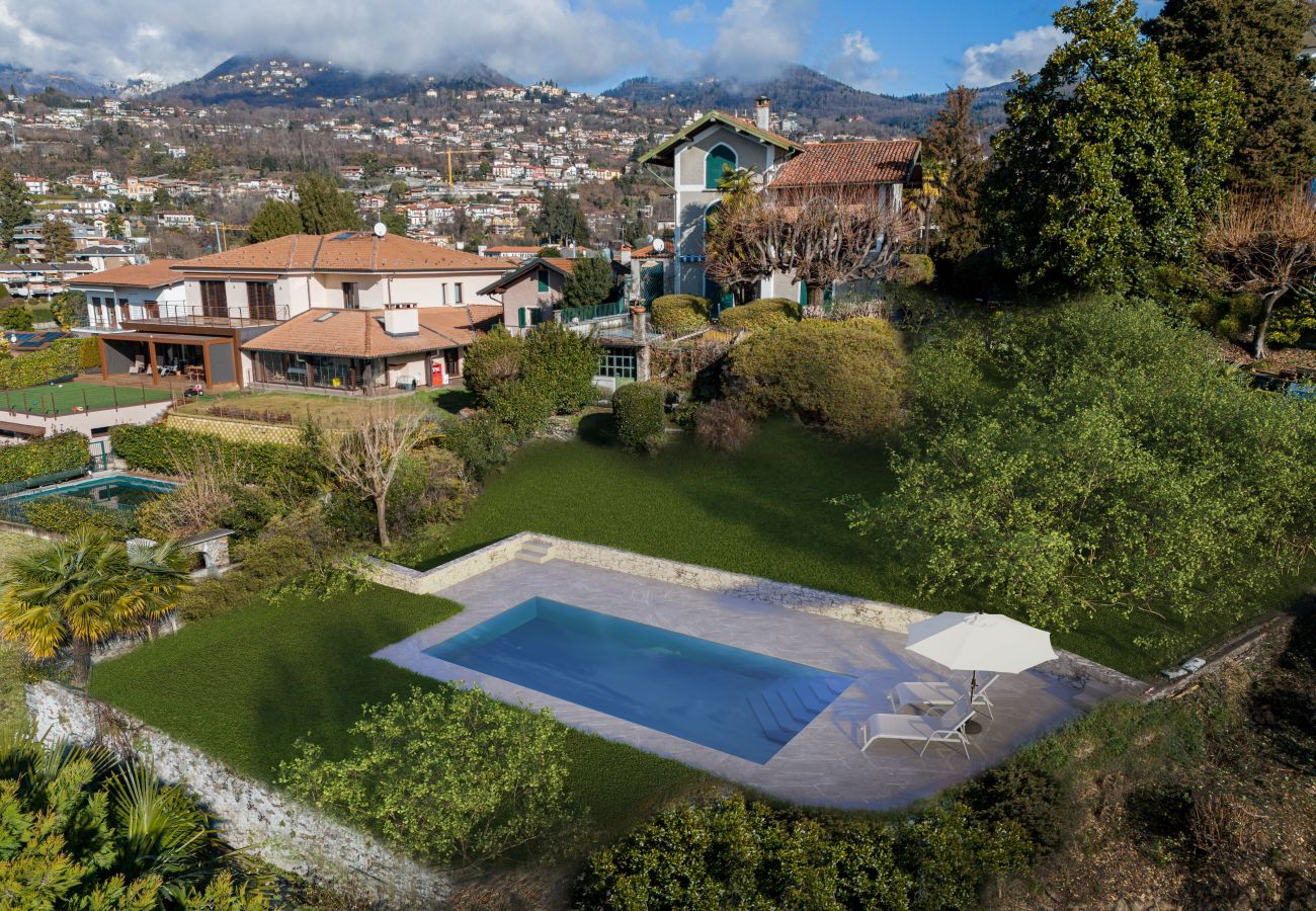 Villa a Verbania - Charming villa Il Motto with pool