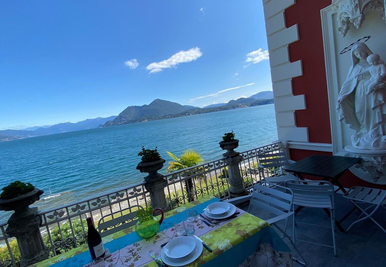 Appartamento a Stresa - Liberty apartment  with beach