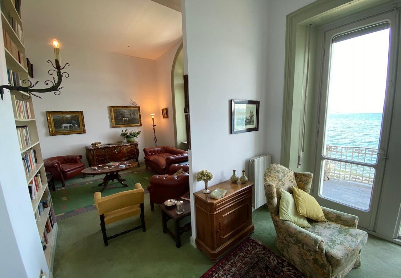 Appartamento a Stresa - Liberty apartment  with beach