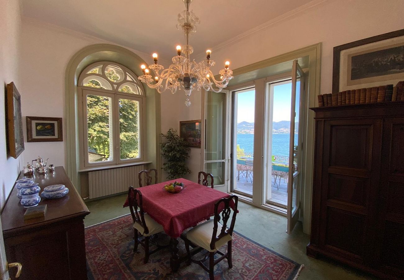 Appartamento a Stresa - Liberty apartment  with beach