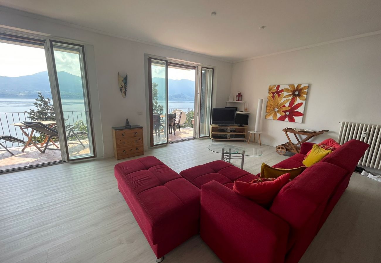 Appartamento a Oggebbio - Gioia apartment with lake view and pool