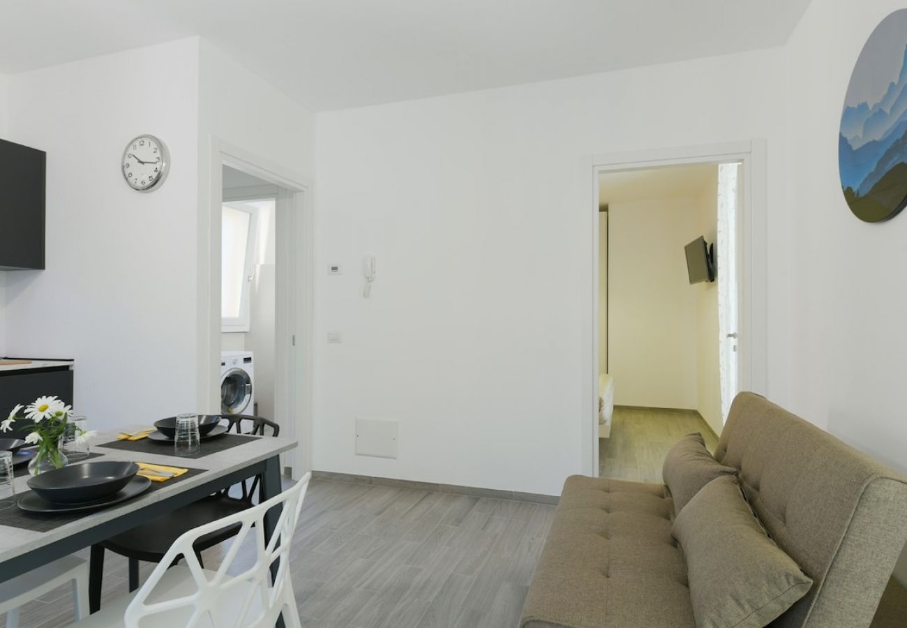 Appartamento a Baveno - Sunflower apartment 1 with terrace in Baveno