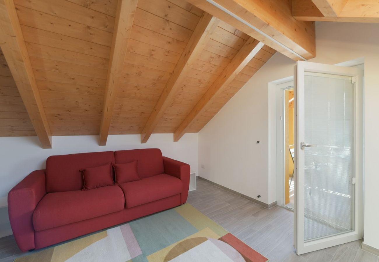 Appartamento a Baveno - Sunflower Apartment 3 with covered terrace