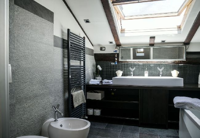 Appartamento a Verbania - La Finestra sul lago luxurious apartment furnished Appartamento a Verbania - La Finestra sul lago luxurious apartment furnished