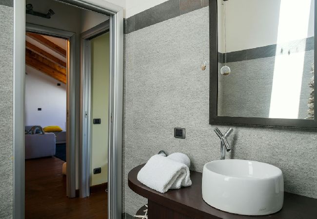 Appartamento a Verbania - La Finestra sul lago luxurious apartment furnished Appartamento a Verbania - La Finestra sul lago luxurious apartment furnished