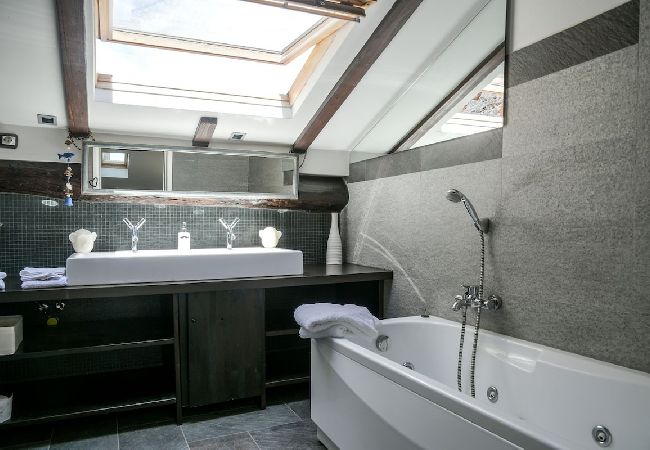 Appartamento a Verbania - La Finestra sul lago luxurious apartment furnished Appartamento a Verbania - La Finestra sul lago luxurious apartment furnished
