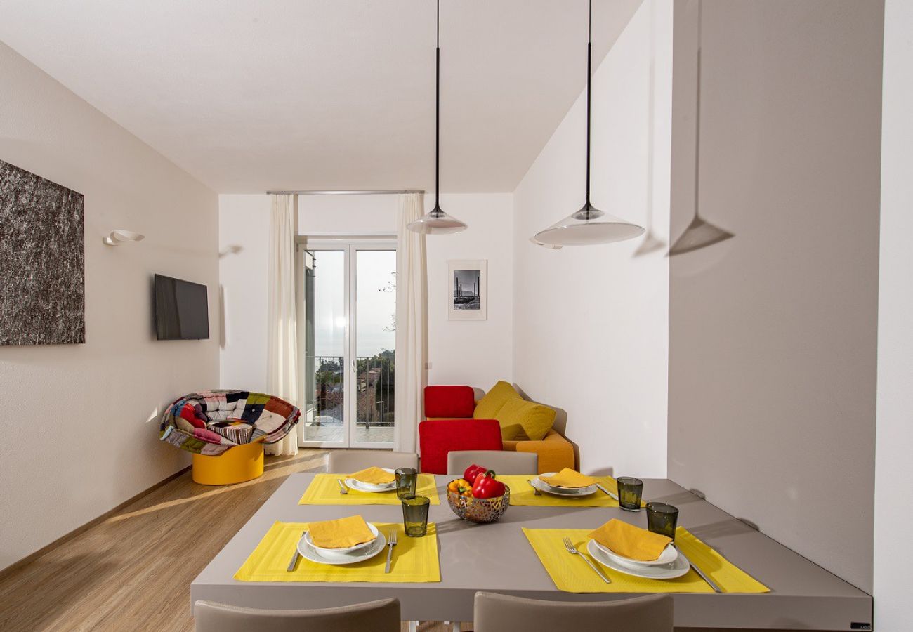 Appartamento a Baveno - The View-Wind:design apt. with terrace lake view