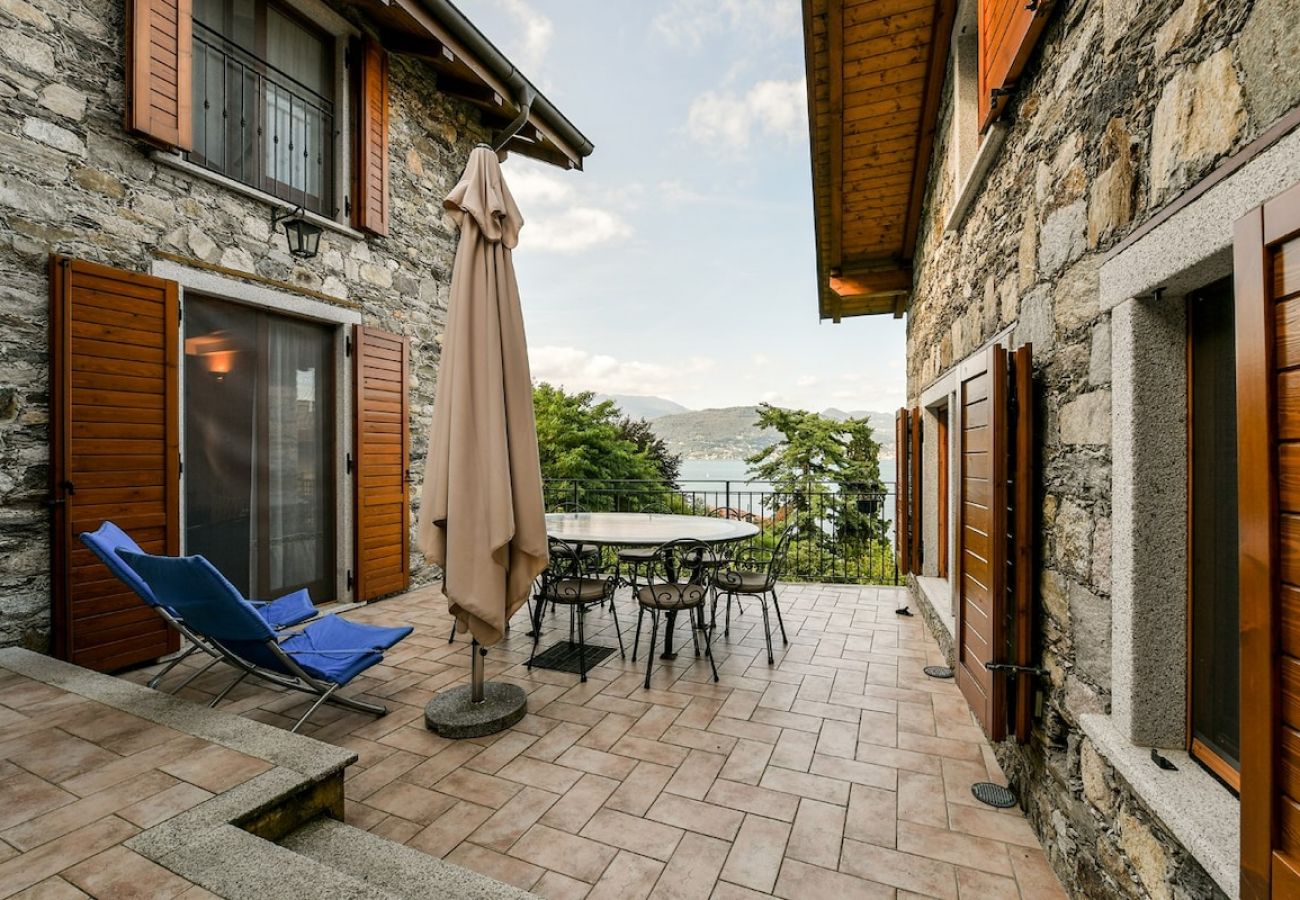 Casa a Baveno - Lulù stone house with view of the lake