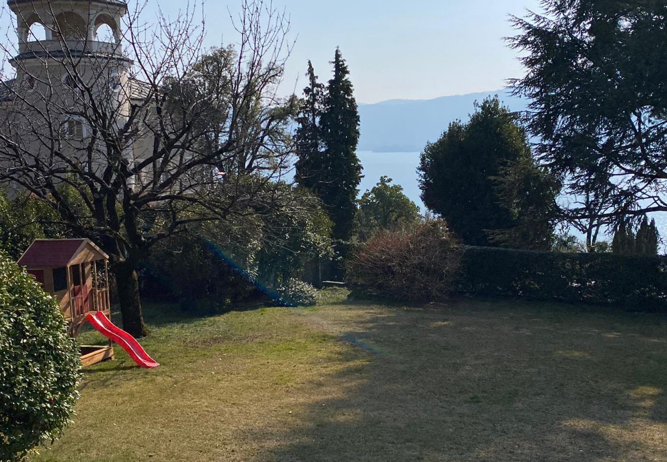 Appartamento a Verbania - Ines apartment in villa with garden and small pool