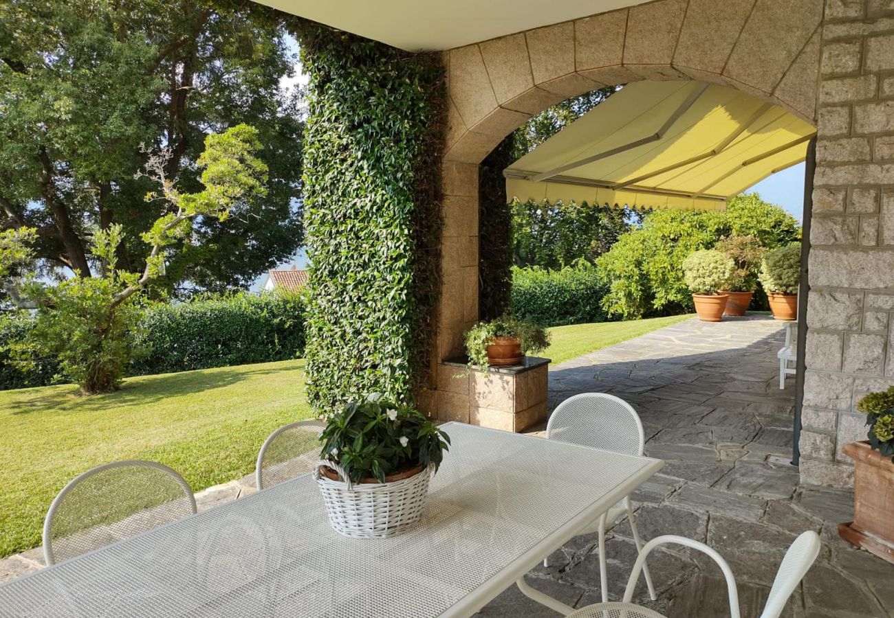 Appartamento a Verbania - Ines apartment in villa with garden and small pool