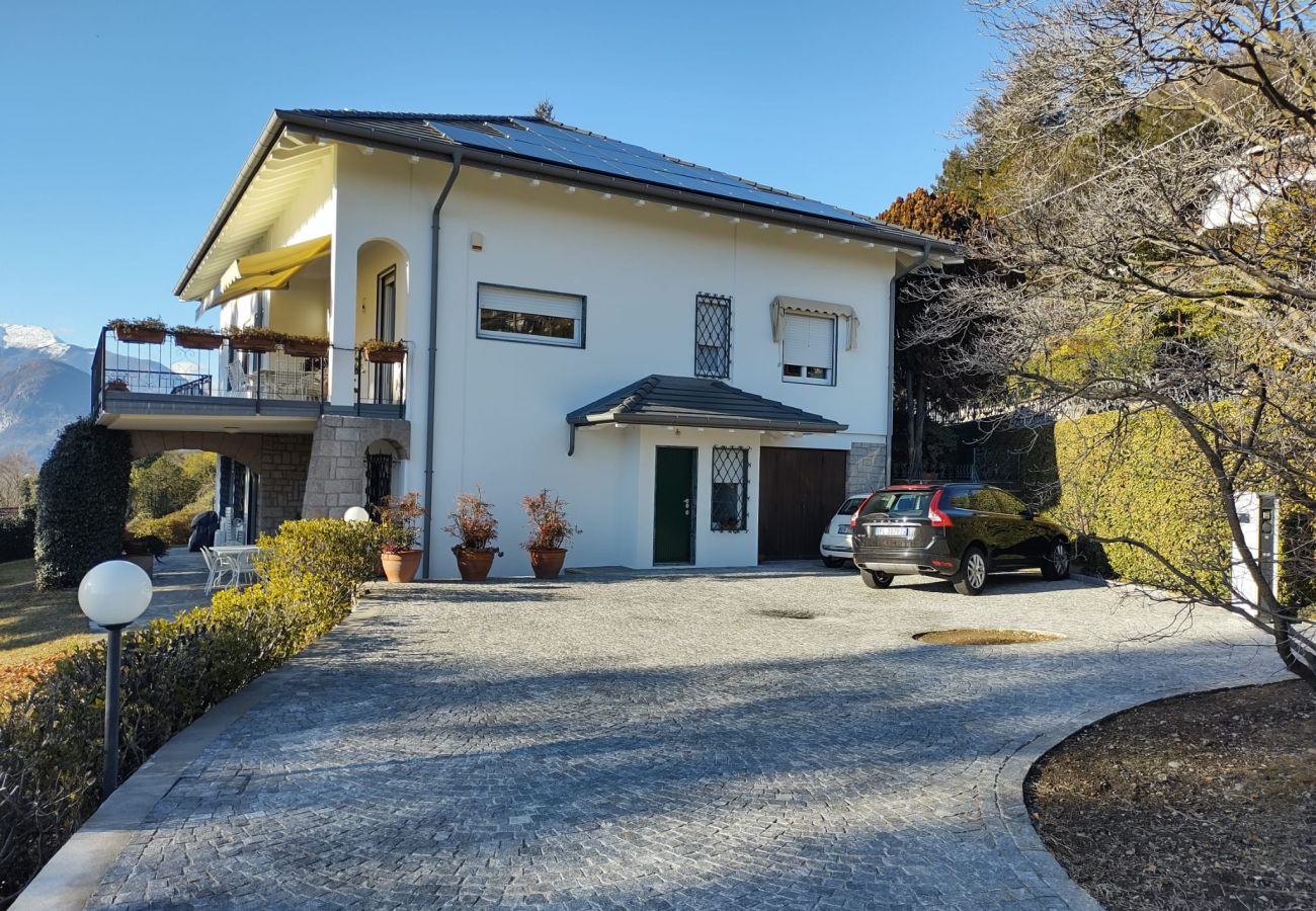 Appartamento a Verbania - Ines apartment in villa with garden and small pool