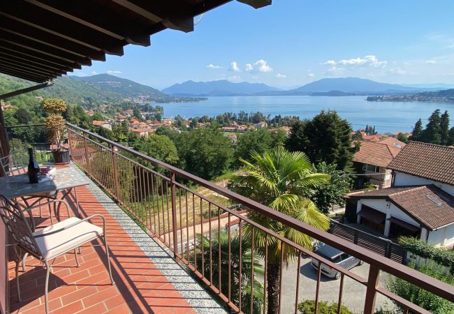Appartamento a Meina - Penthouse Andrea apartment with private pool Appartamento a Meina - Penthouse Andrea apartment with private pool