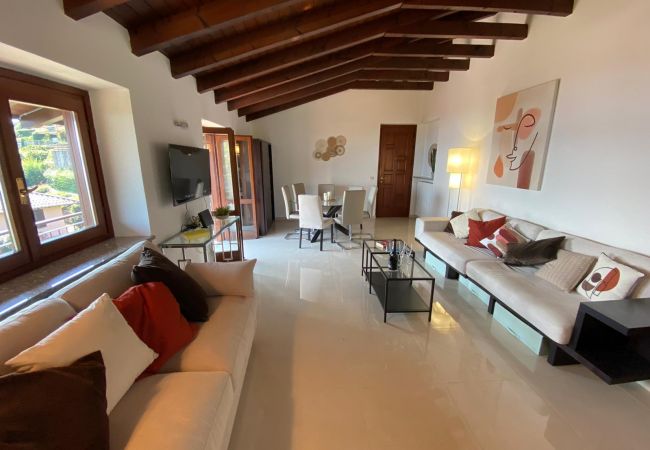 Appartamento a Meina - Penthouse Andrea apartment with private pool Appartamento a Meina - Penthouse Andrea apartment with private pool