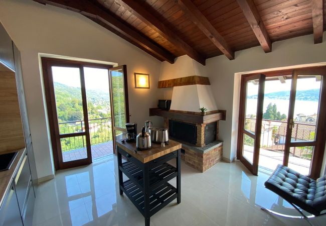 Appartamento a Meina - Penthouse Andrea apartment with private pool Appartamento a Meina - Penthouse Andrea apartment with private pool