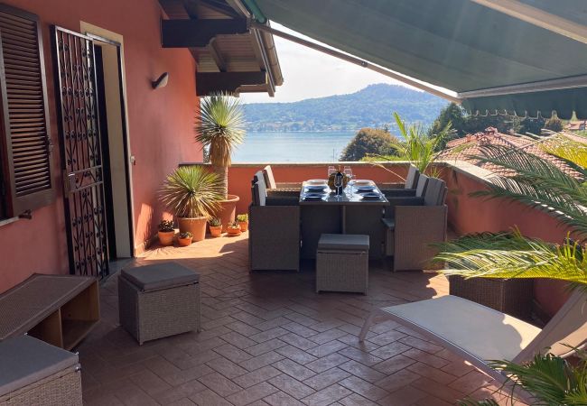 Appartamento a Meina - Penthouse Andrea apartment with private pool Appartamento a Meina - Penthouse Andrea apartment with private pool
