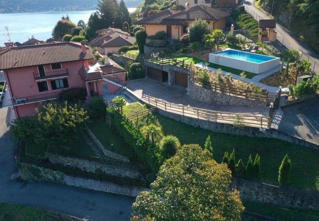 Appartamento a Meina - Penthouse Andrea apartment with private pool Appartamento a Meina - Penthouse Andrea apartment with private pool