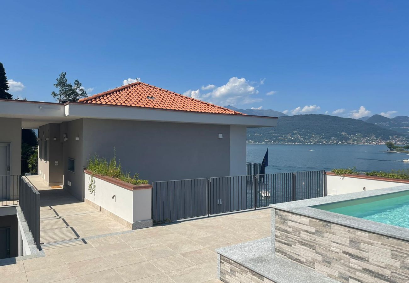 Appartamento a Baveno - Isole apartment with pool and lake view in Baveno