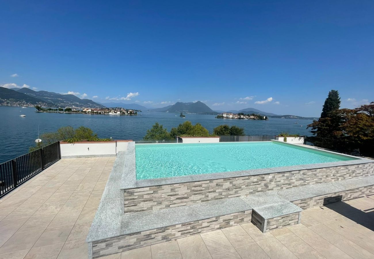 Appartamento a Baveno - Isole apartment with pool and lake view in Baveno