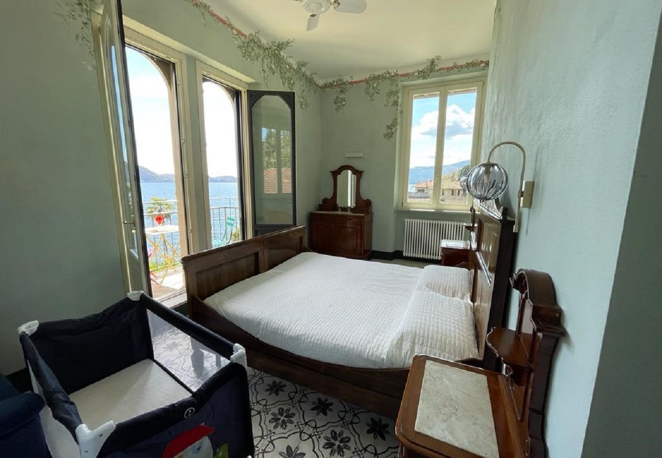 Villa a Ghiffa - Fiorina charming villa with private beach