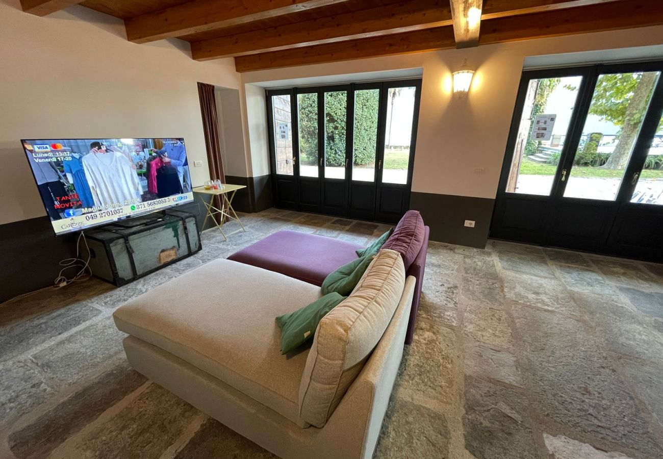 Villa a Ghiffa - Fiorina charming villa with private beach