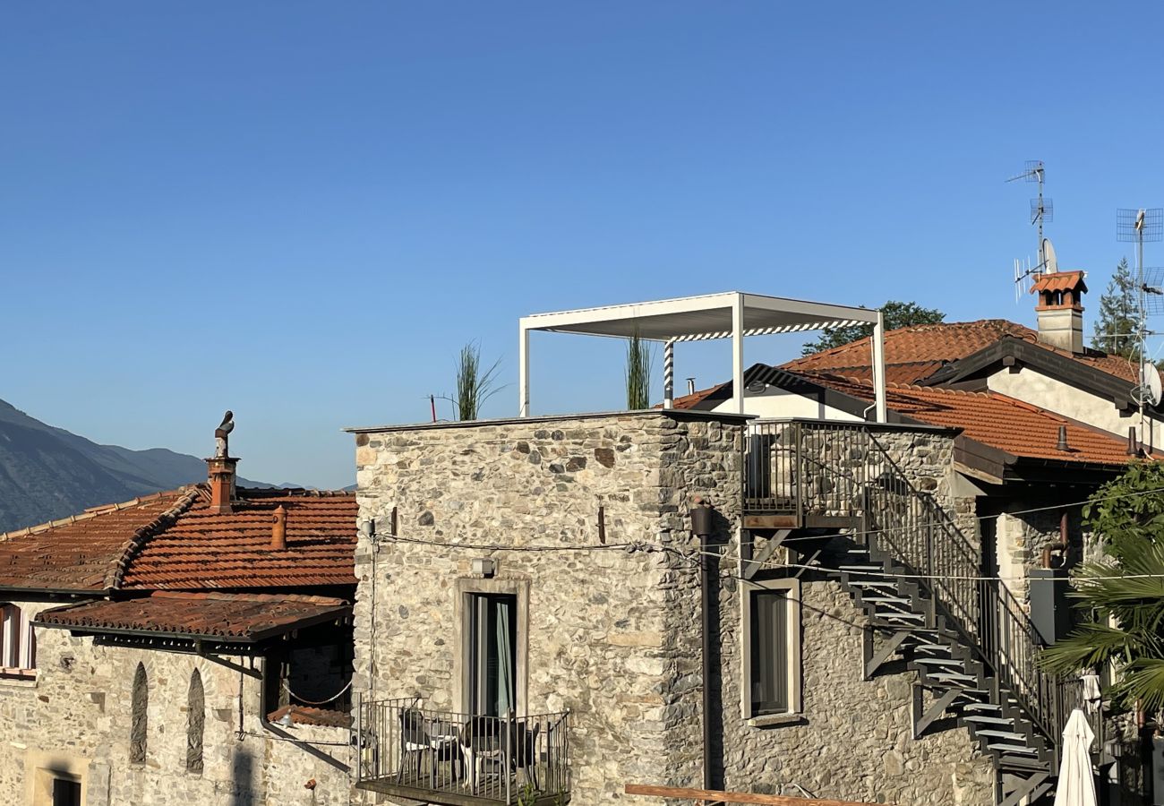 Casa a Stresa - Boutique Stone House Vedasco with pool